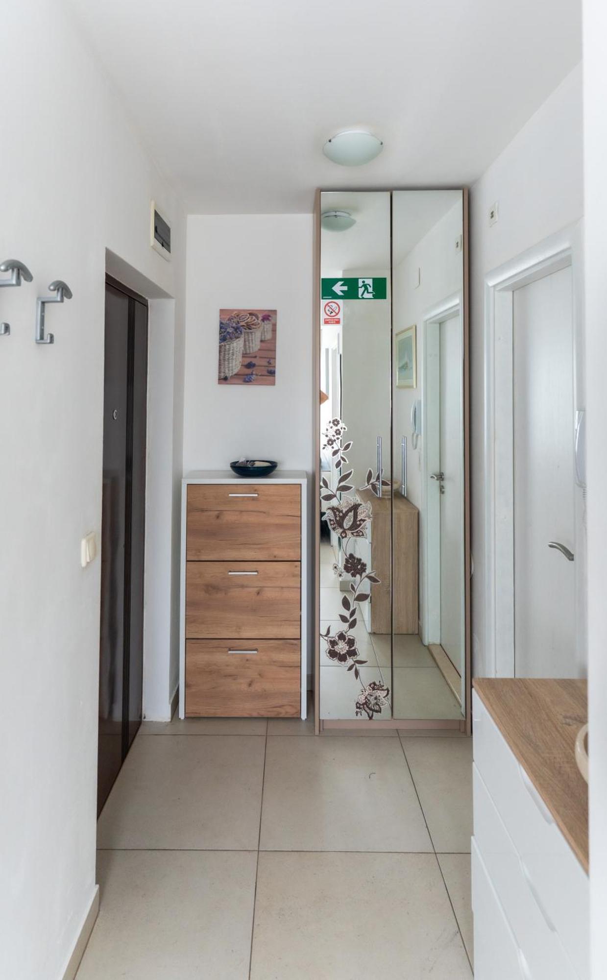 Apartment Kristina, Comfortable And Close To The Center Split Ngoại thất bức ảnh