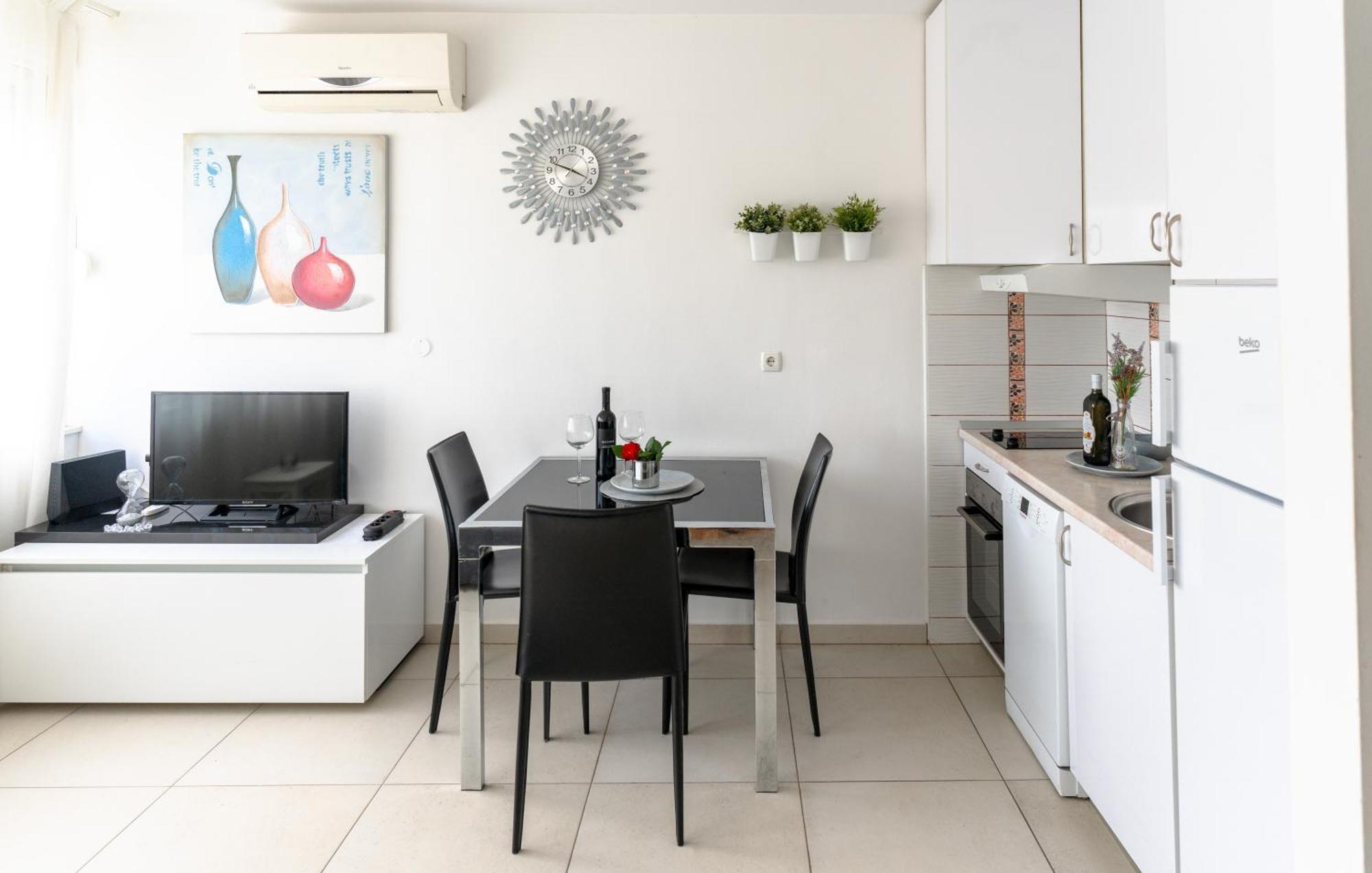 Apartment Kristina, Comfortable And Close To The Center Split Ngoại thất bức ảnh