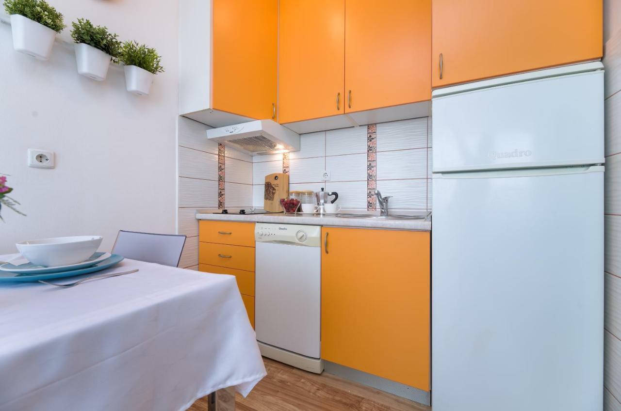 Apartment Kristina, Comfortable And Close To The Center Split Ngoại thất bức ảnh