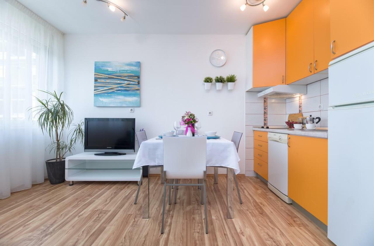 Apartment Kristina, Comfortable And Close To The Center Split Ngoại thất bức ảnh